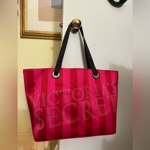SOLD! Victoria Secrets Pink Tote bag and key Chain holder . 20”x13”.